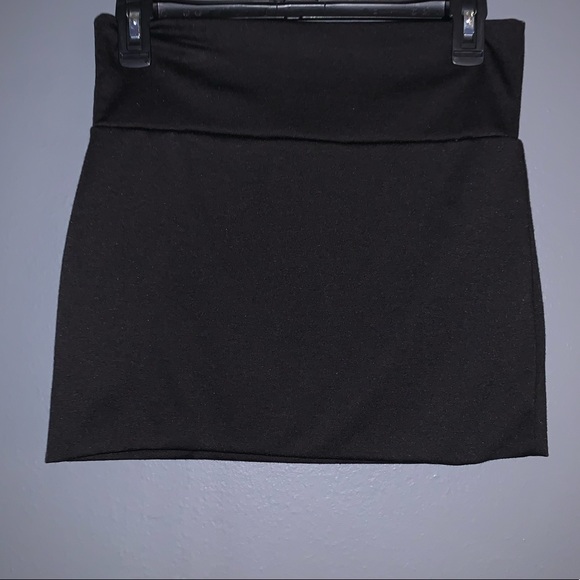 Black Pencil Skirt - Picture 3 of 3